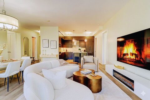 스카이라인 펜트하우스, CN 타워 다운타운