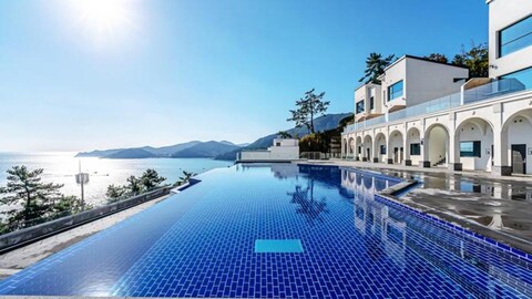 Aiter Pool Villa & Resort