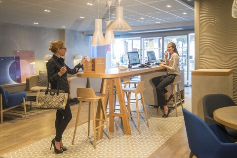 머큐어 니스 프롬나드 데 장글레