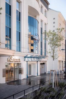 Grand Pods - Stylish Sleeping Concept