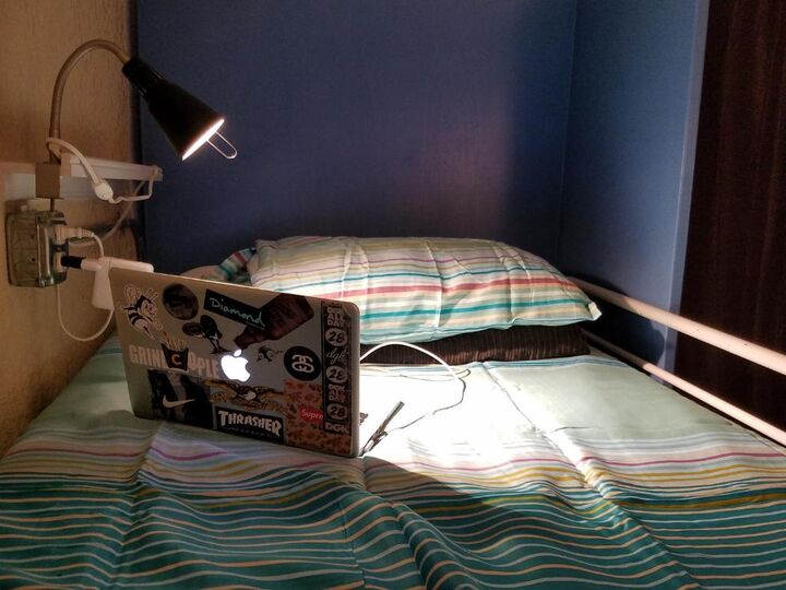 room detail thumbnail 2