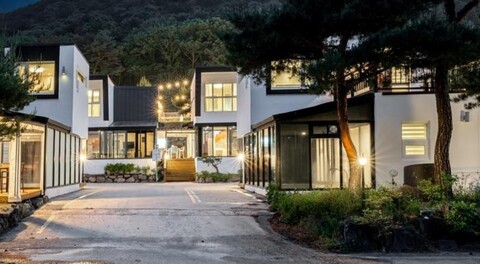 Sua Pool Villa