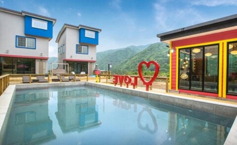 Baekdam Fragrance Pool Villa