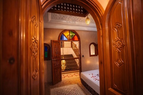 리아드 16 다르, 수영장 있음