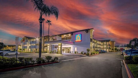 스튜디오 6 온타리오, CA - 컨벤션 센터 - 공항