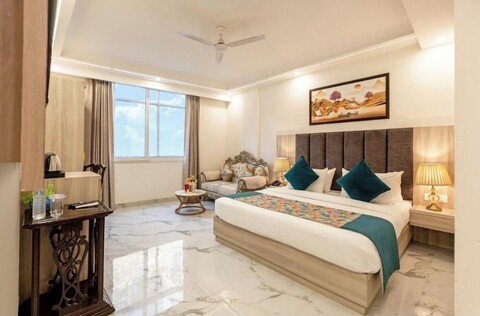 호텔 로즈우드, 델리 공항 근처