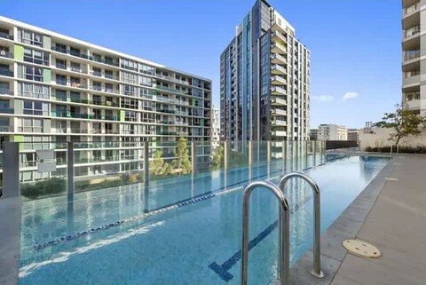 메타와이즈 B&B 2 베드룸, 공항 근처, 수영장, 체육관, 기차