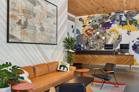 모토 바이 힐튼 워싱턴 DC 시티 센터