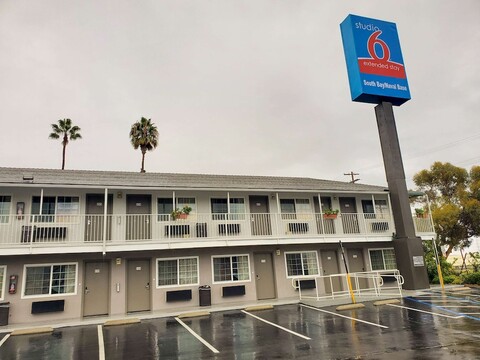 스튜디오 6 내셔널 시티, CA - 네이벌 베이스 샌디에고