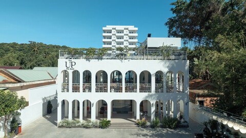 더 업 호텔 푸꾸옥 섬 - 더 풀사이드 이스케이프