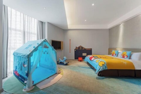 Kaisa Keyu Hotel (Shenzhen East Railway Station Buji Subway Station)