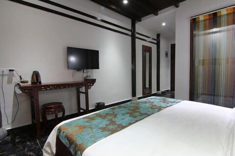 Donglai Courtyard Inn