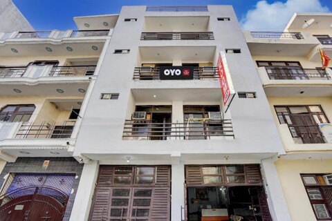 Hotel O The Majestic Residency