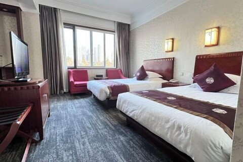 Yuanzheng Shennong Hotel