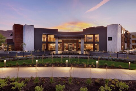 후두 모압, 쿠리오 컬렉션 바이 힐튼