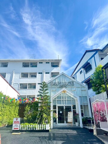 54 플레이스 사판 마이, 돈므앙