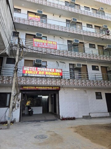 Hotel Dwarka Inn