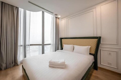 The Peninsula Apartment Landmark