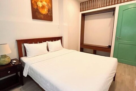 Saigon Holiday House