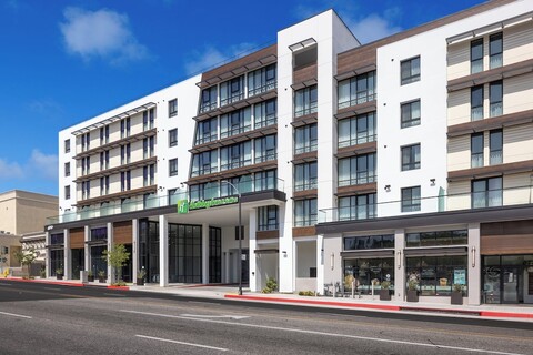 홀리데이 인 & 스위트 몬터레이 파크 로스앤젤레스 바이 IHG