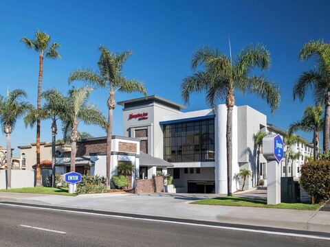 햄프턴 인 바이 힐튼 코스타 메사 뉴포트 비치