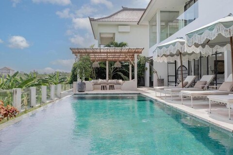 BI Design House : Serene 5BR Canggu Villa Facing the Rice Fields