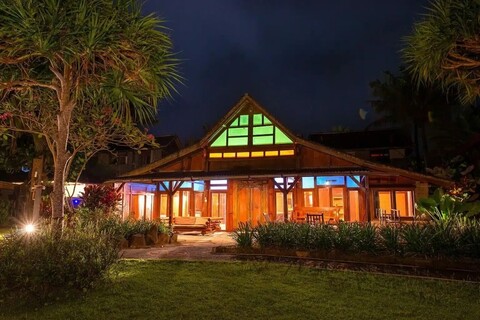 뽄독 피타야 호텔, 서핑 & 요가