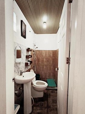 곤 투어리스트 인