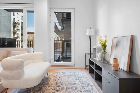 시크한 브루클린 숙소, G 트레인까지 몇 걸음