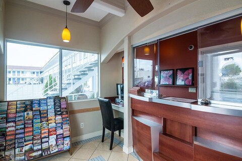 모텔 6 노워크, 캘리포니아