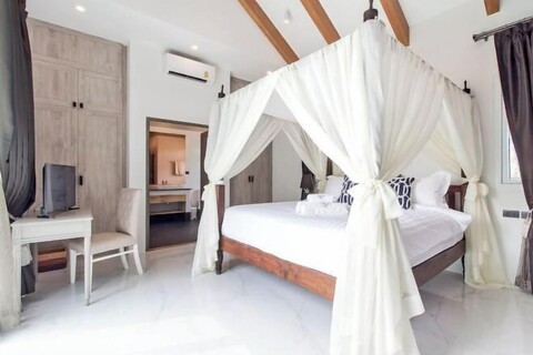 9 bedroom Stylish 2-Villa Combination by Hi At Home