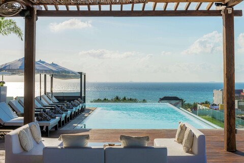 더 파이브스 다운타운 호텔, 큐리오 컬렉션 바이 힐튼