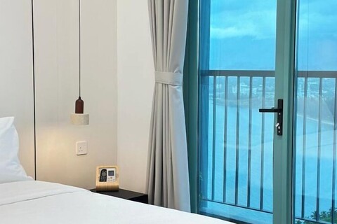 Deluxe 1BR/ Seaview and Mountain View with balcony