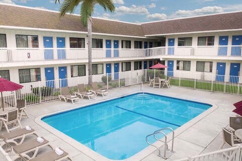 모텔 6 프리스모 비치, 캘리포니아