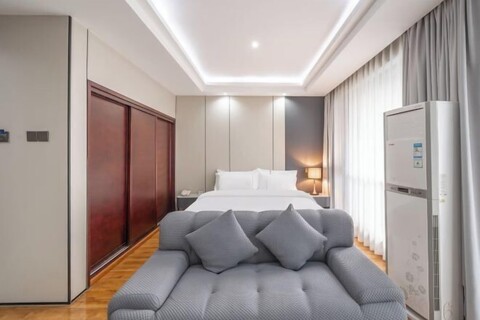 Westcare Hotel (Century City New Convention and Exhibition Center Tianfu 3rd Street Store)