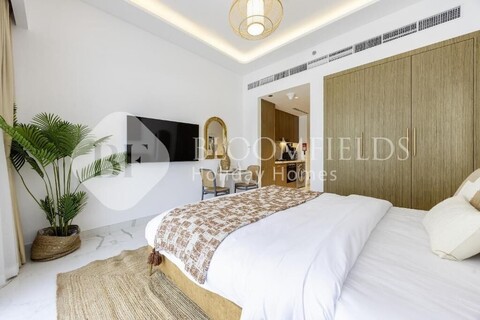 블룸필즈 엘레강트 스튜, 아지지에서