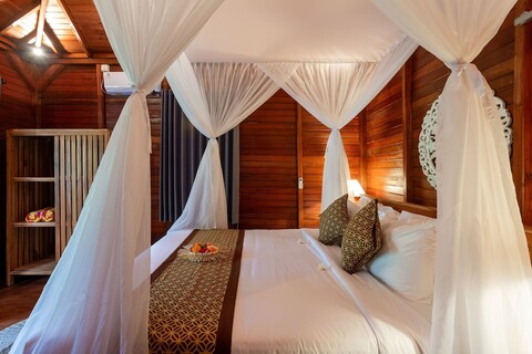 폰독 네이플스 우붓, 발리 캐빈 바이