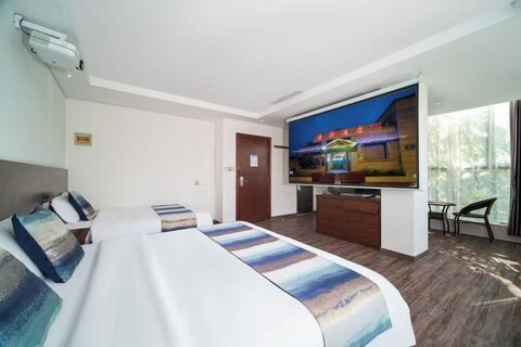 Keister Villa Resort Hotel (Huangcuo Beach, Huandao Road)