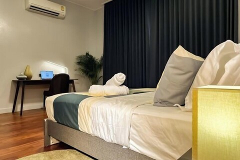 189/7bangkok 6 bedrooms private pool villa，1000square summer villa