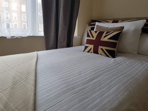 캐슬린 하우스  플러스