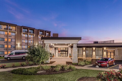 크라운 플라자 밀워키 에어포트 바이 IHG