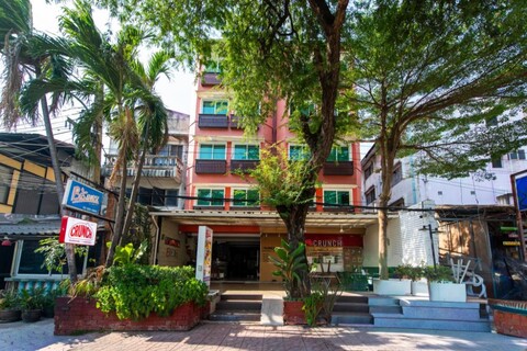 BB House Rambuttri 1