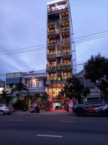 더 샤인 호텔 & 아파트먼트