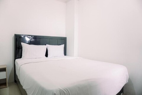 Comfort and Homey 2BR Belmont Residence Puri Apartment By Travelio