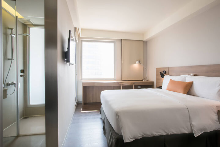 room detail thumbnail 1