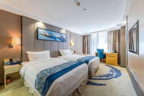 Xiamen Yinhai Blue Hotel (Gaoqi Airport Wuyuan Bay Branch)