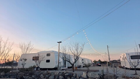 김포 대명항일칠구카라반&카페