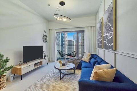 bnbme Chic Apt w/ Balcony, 5 min to Burj Khalifa