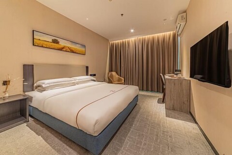 Hotel Z (Shenzhen Futian Nonglin Subway Station)