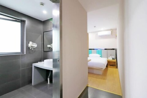 Zsmart Zhishang Hotel (Shanghai Songjiang Sports Center Metro Station Ledu)